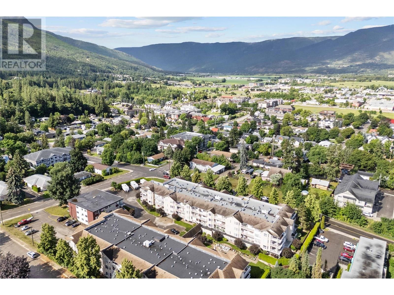 250 5 Street Se Unit# 313. Salmon Arm, British Columbia