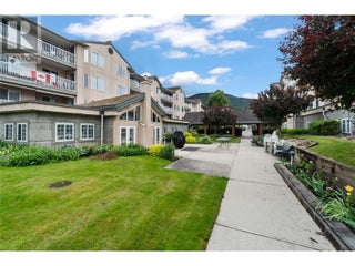 250 5 Street Se Unit# 313. Salmon Arm, British Columbia
