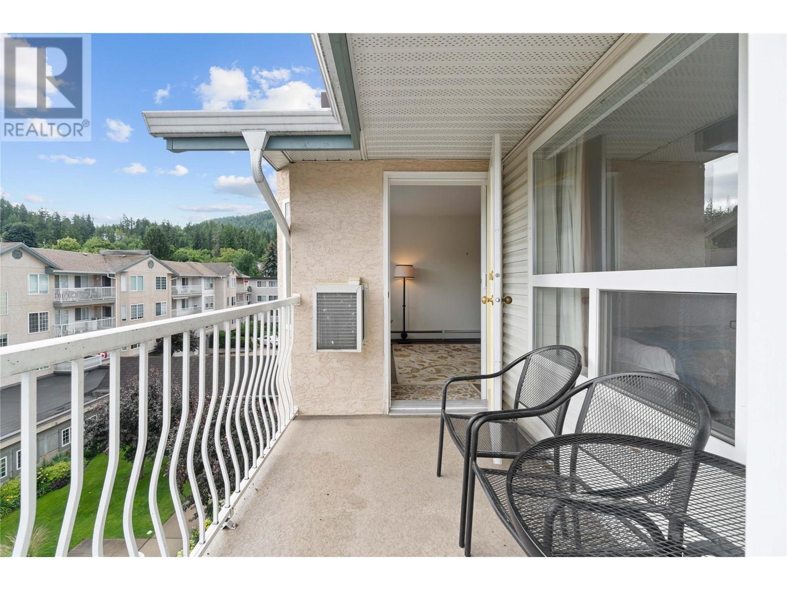 250 5 Street Se Unit# 313. Salmon Arm, British Columbia