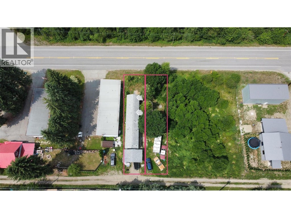 115 Railway Avenue, Salmo