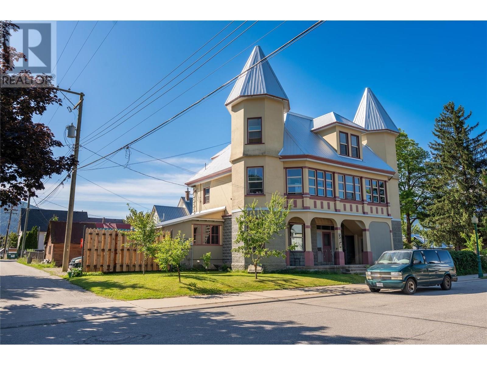 304 Second Street E. Revelstoke, British Columbia