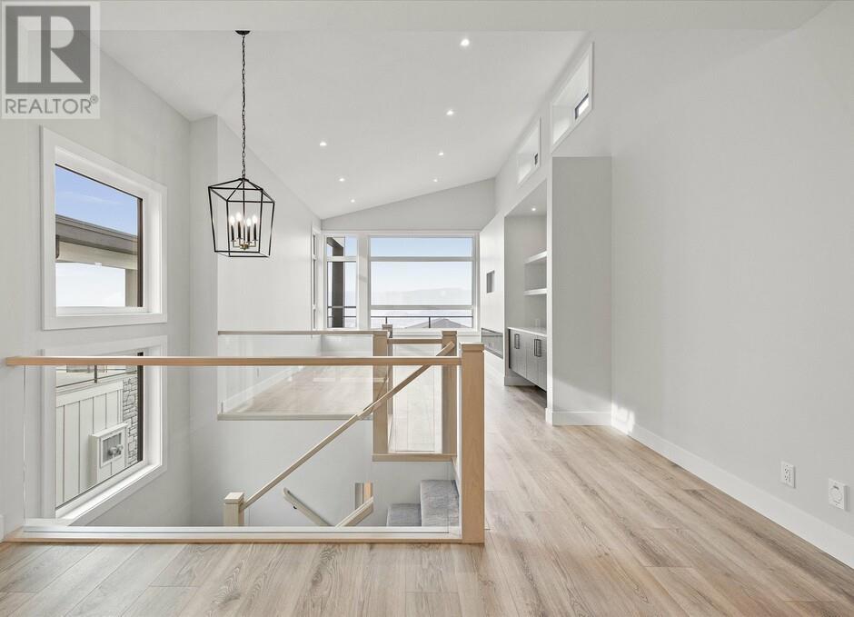 1221 Lone Pine Drive. Kelowna, British Columbia