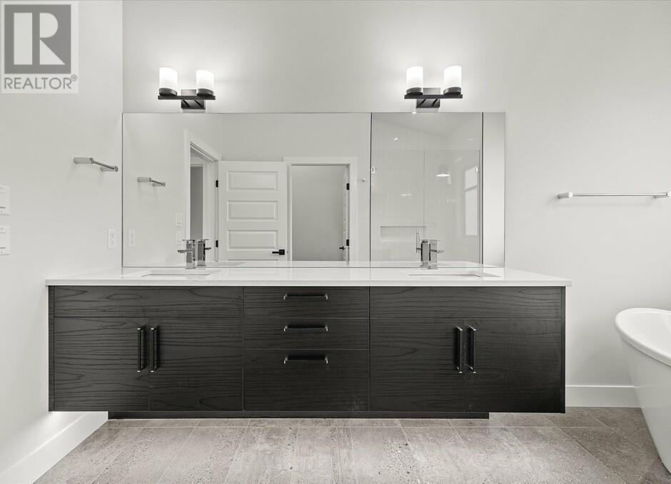 1221 Lone Pine Drive. Kelowna, British Columbia