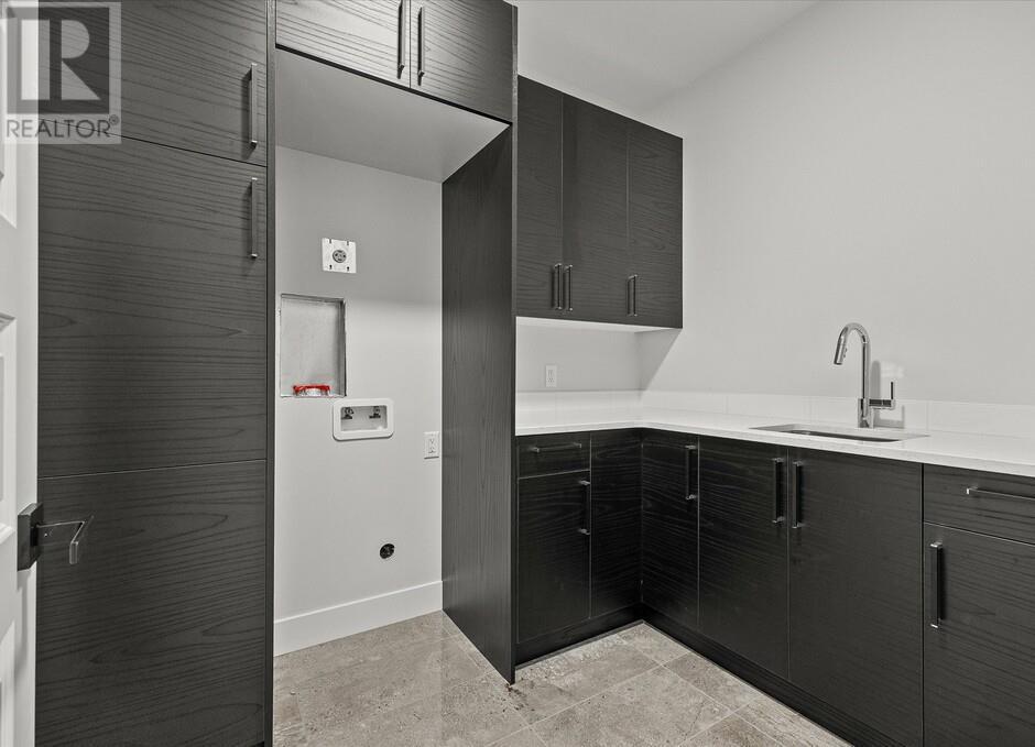 1221 Lone Pine Drive. Kelowna, British Columbia