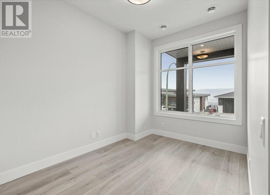 1221 Lone Pine Drive. Kelowna, British Columbia