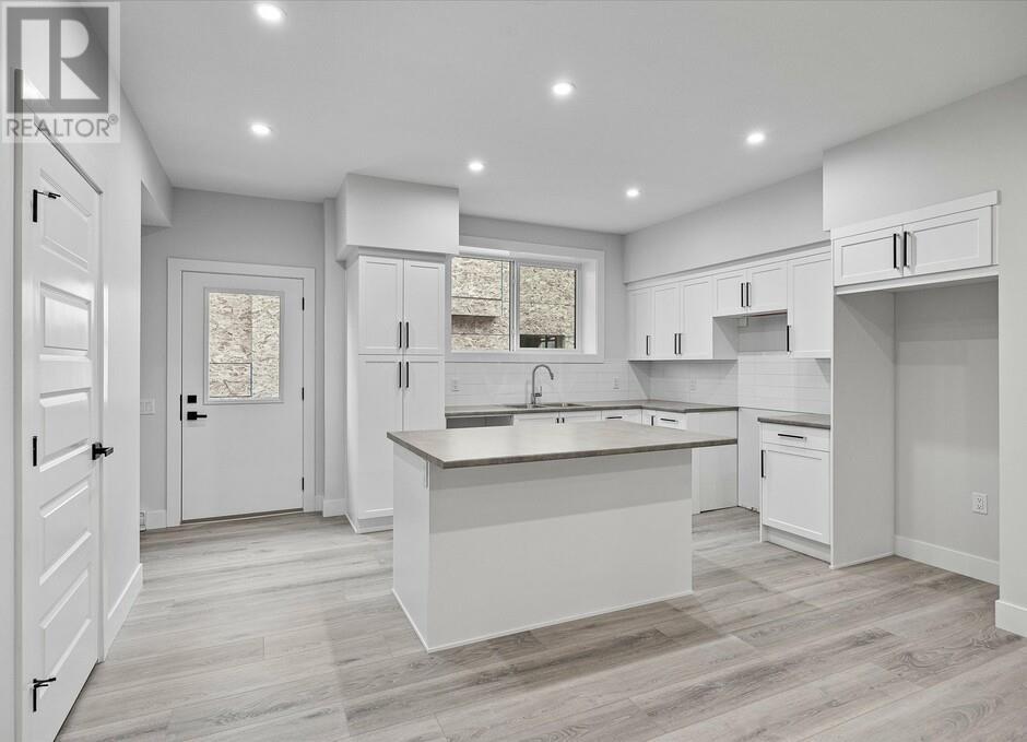 1221 Lone Pine Drive. Kelowna, British Columbia