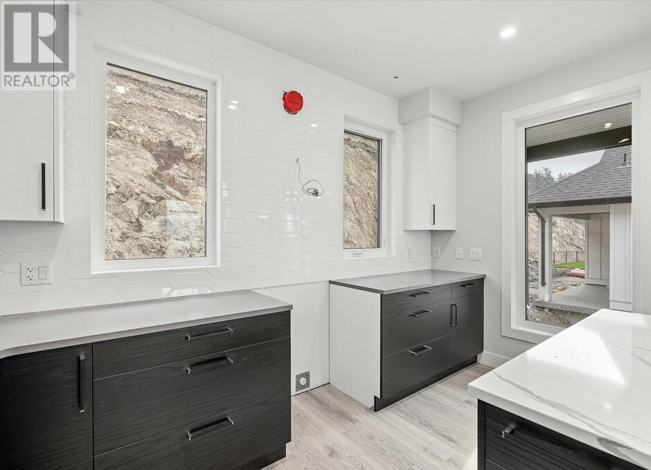 1221 Lone Pine Drive. Kelowna, British Columbia