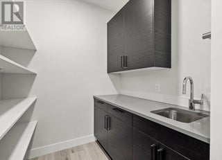 1221 Lone Pine Drive. Kelowna, British Columbia