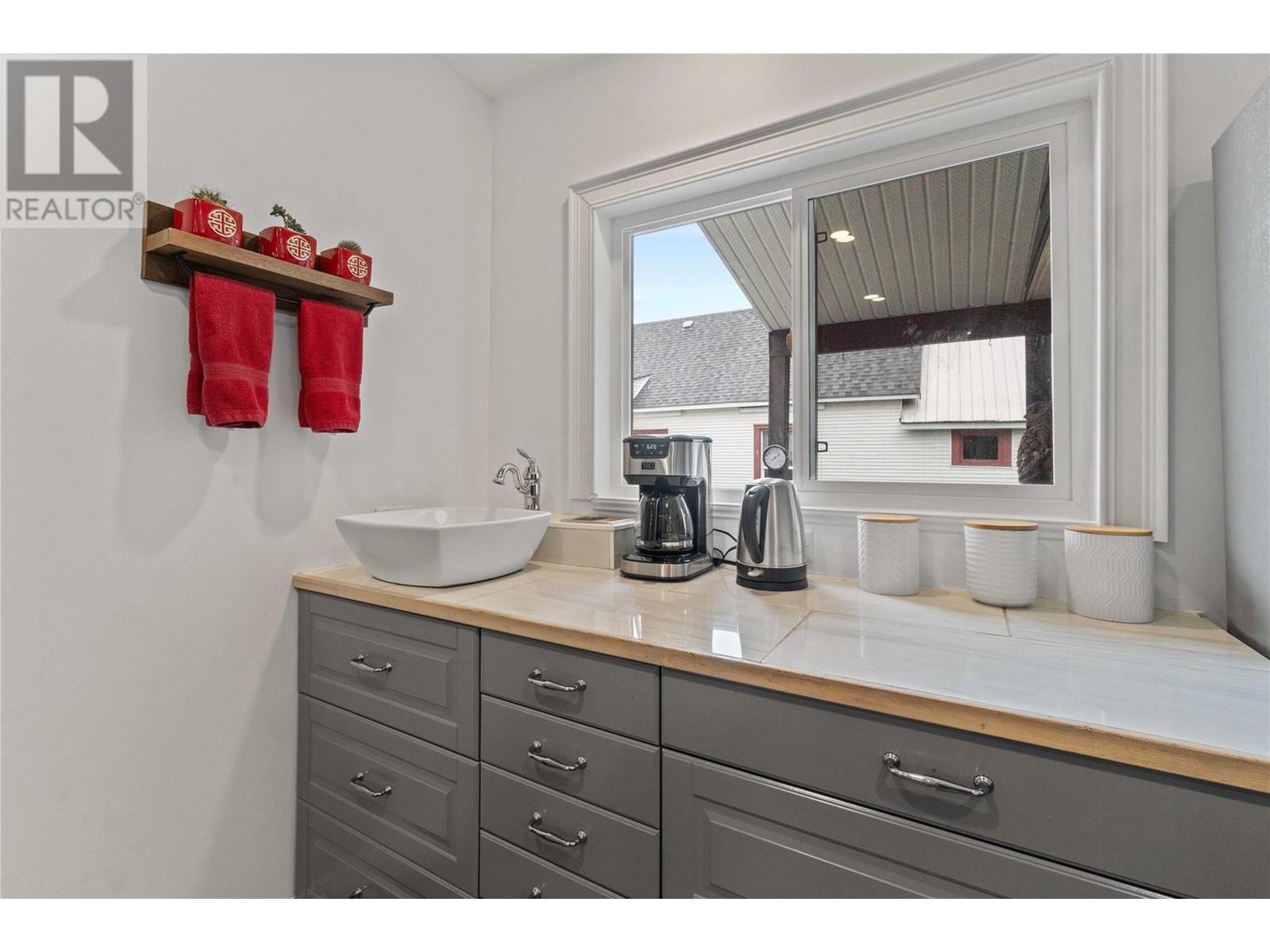 1207 George Street. Enderby, British Columbia