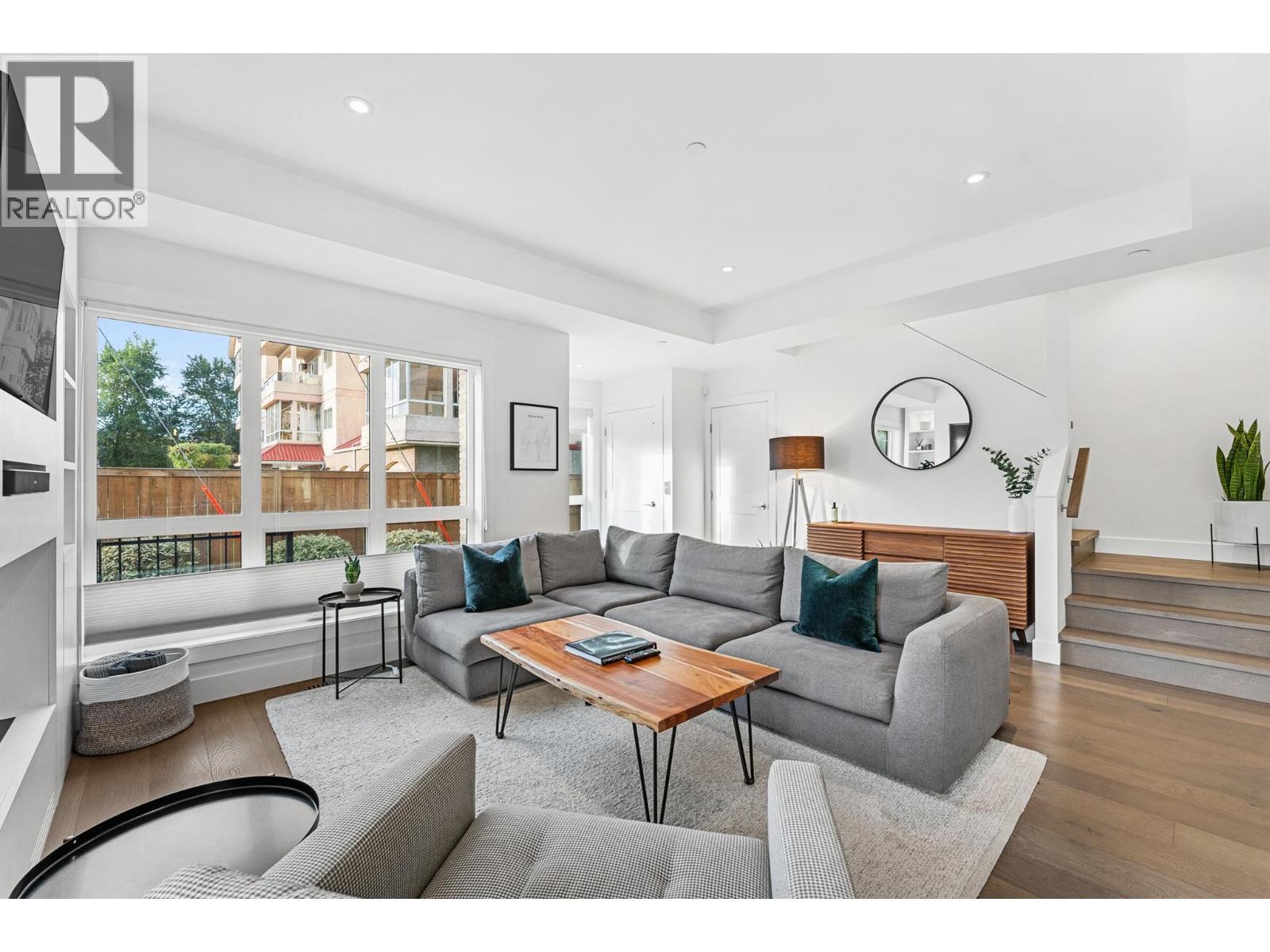 1308 Richter Street Unit# 107. Kelowna, British Columbia