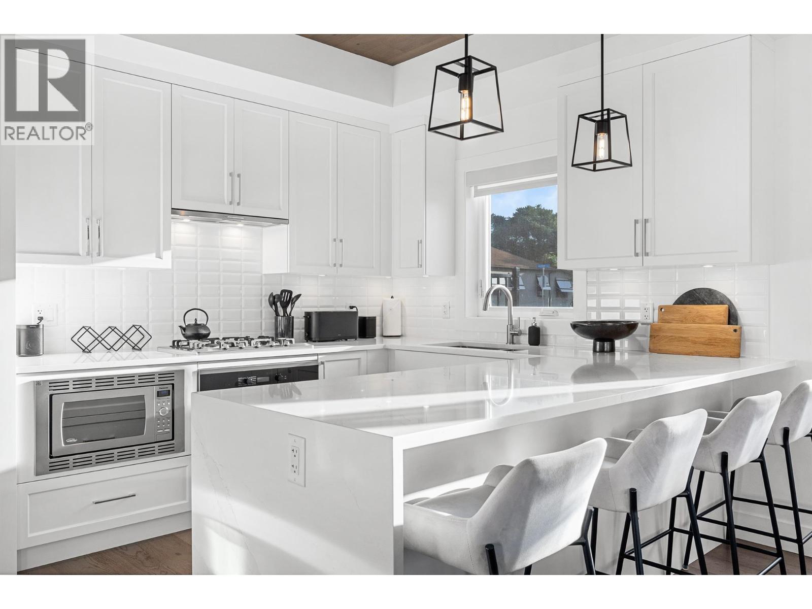 1308 Richter Street Unit# 107. Kelowna, British Columbia