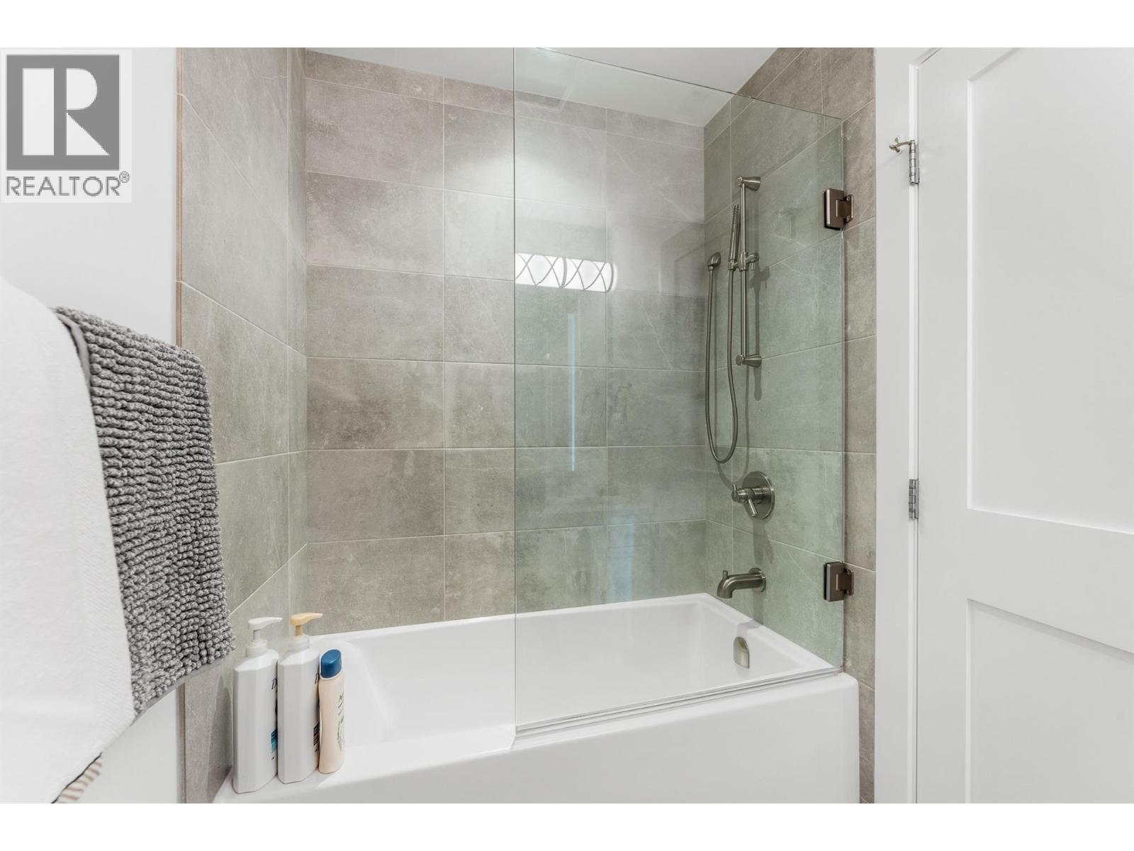 1308 Richter Street Unit# 107. Kelowna, British Columbia