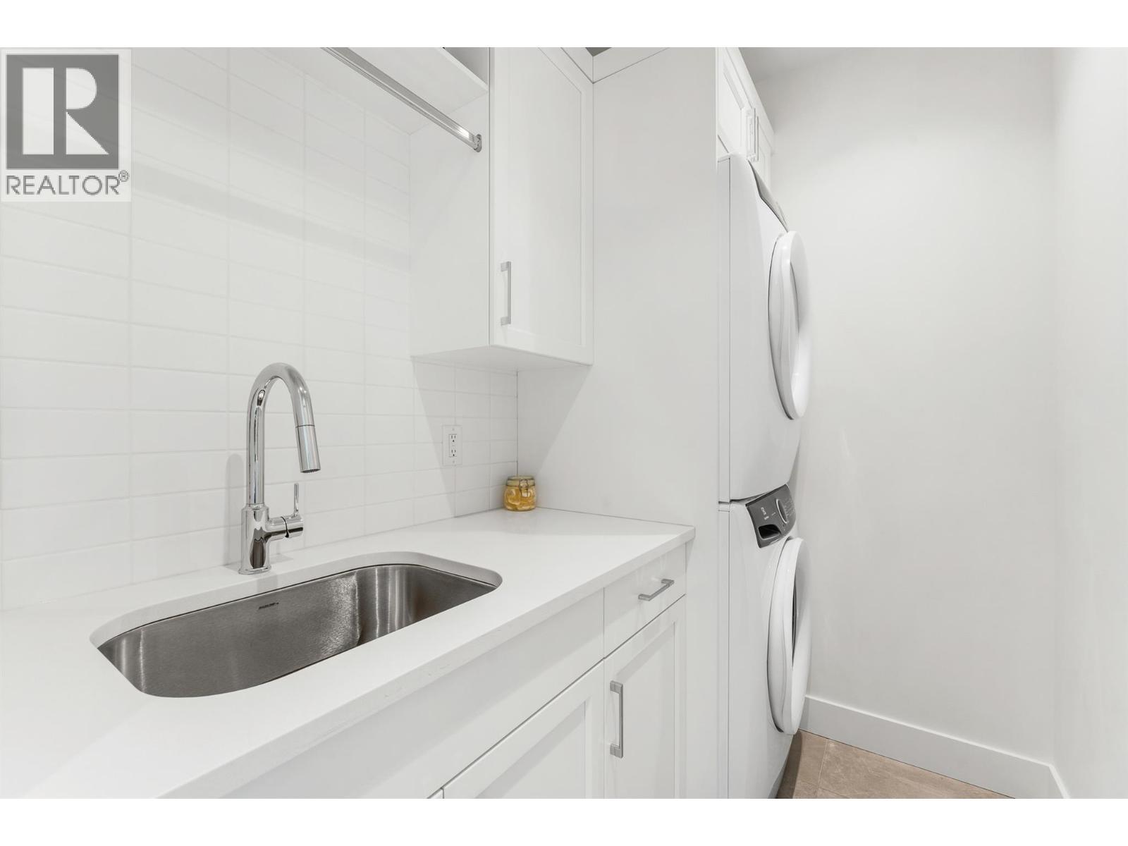 1308 Richter Street Unit# 107. Kelowna, British Columbia