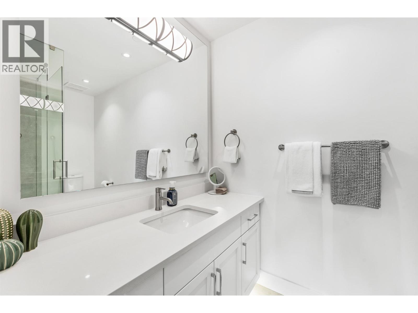 1308 Richter Street Unit# 107. Kelowna, British Columbia