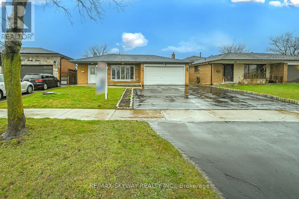 7517 Lully Court, Mississauga (malton)