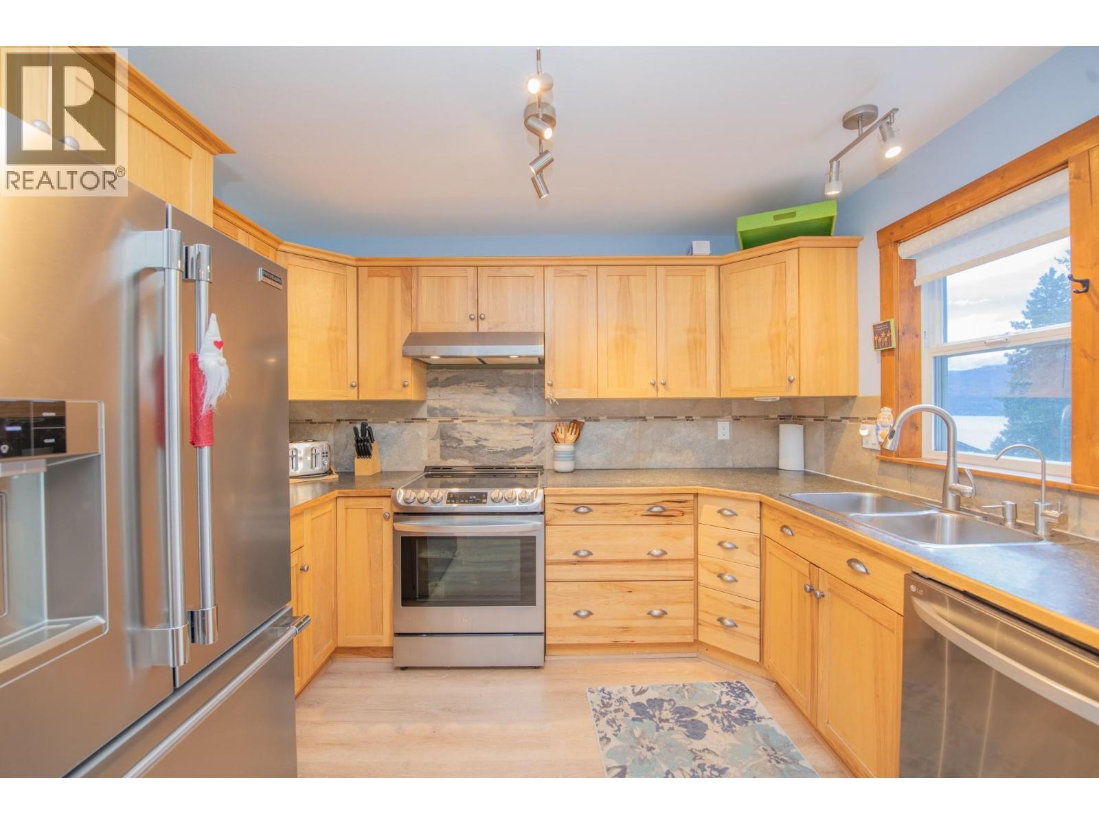 10351 Westshore Road. Vernon, British Columbia