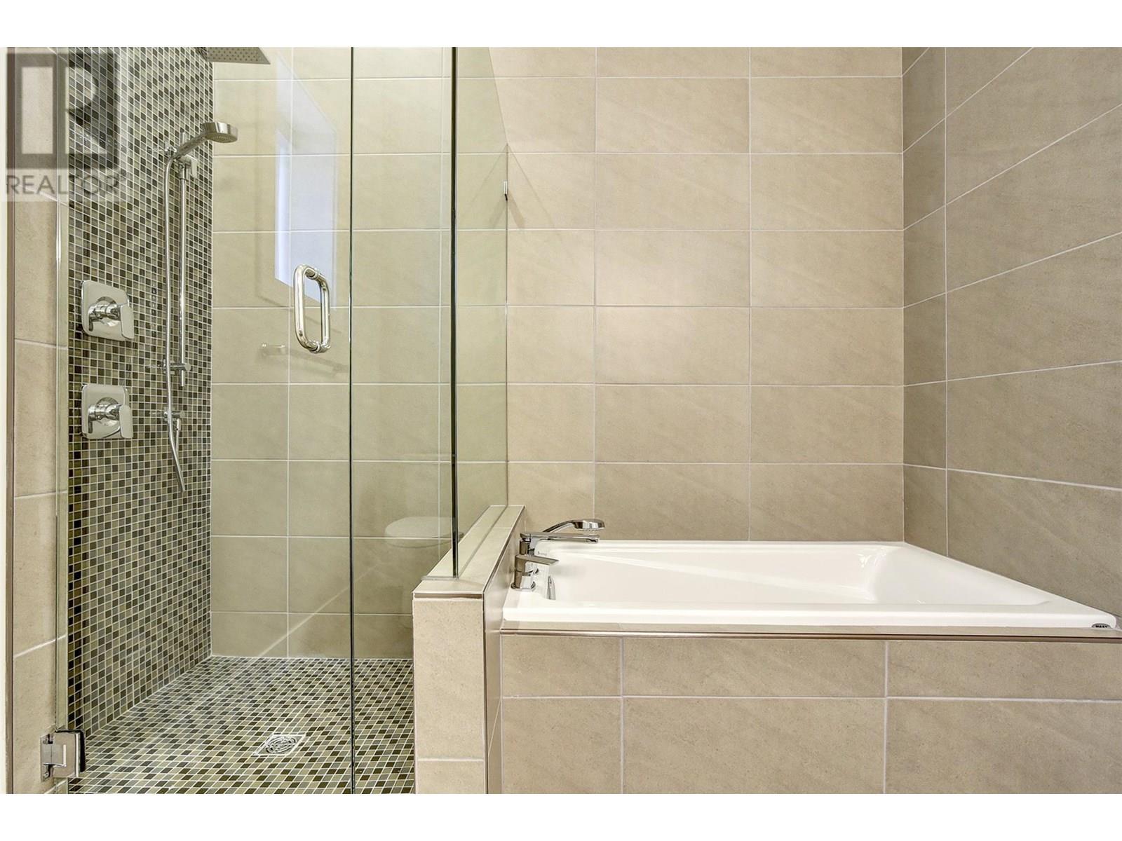 1051 Aurora Heights. West Kelowna, British Columbia