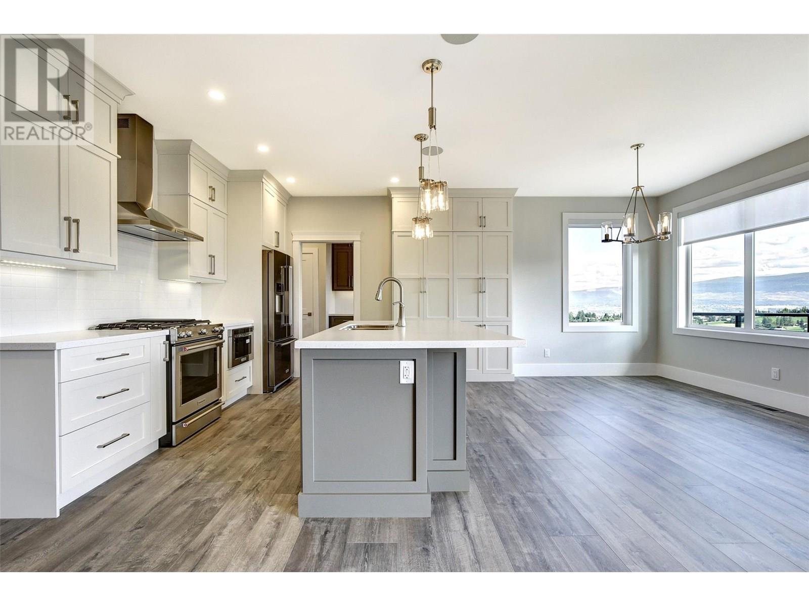 1051 Aurora Heights. West Kelowna, British Columbia