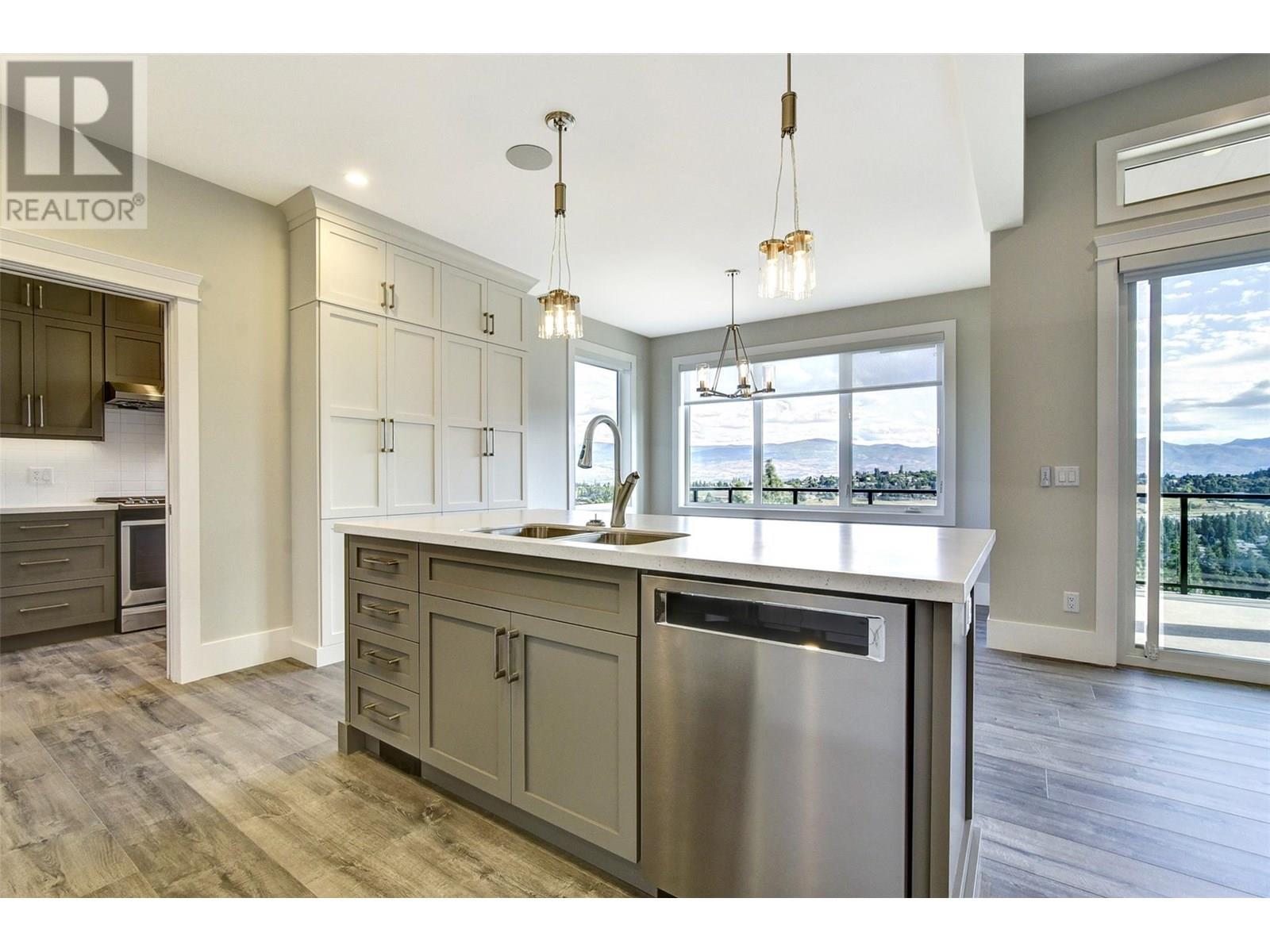 1051 Aurora Heights. West Kelowna, British Columbia