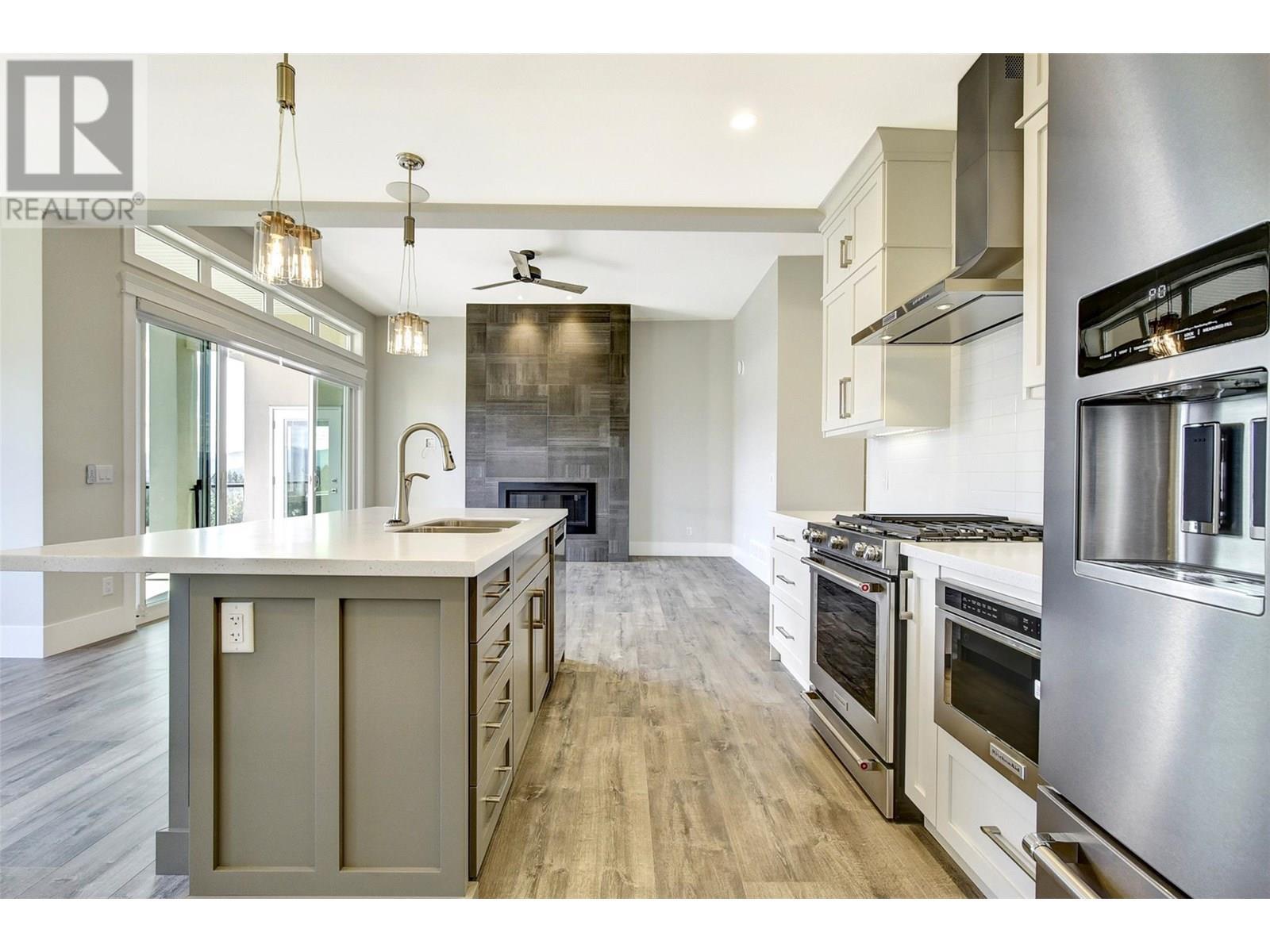 1051 Aurora Heights. West Kelowna, British Columbia