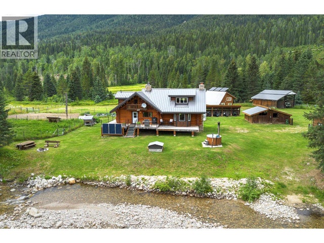 3881 Mad River Forest, Vavenby