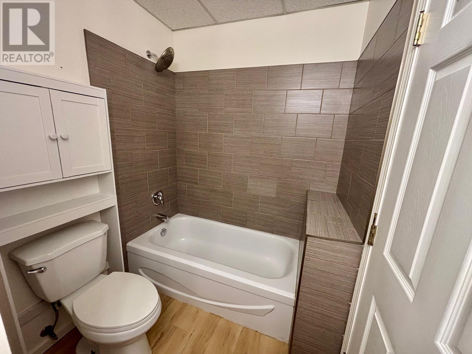 3610 Eagle Bay Road Unit# D. Eagle Bay, British Columbia