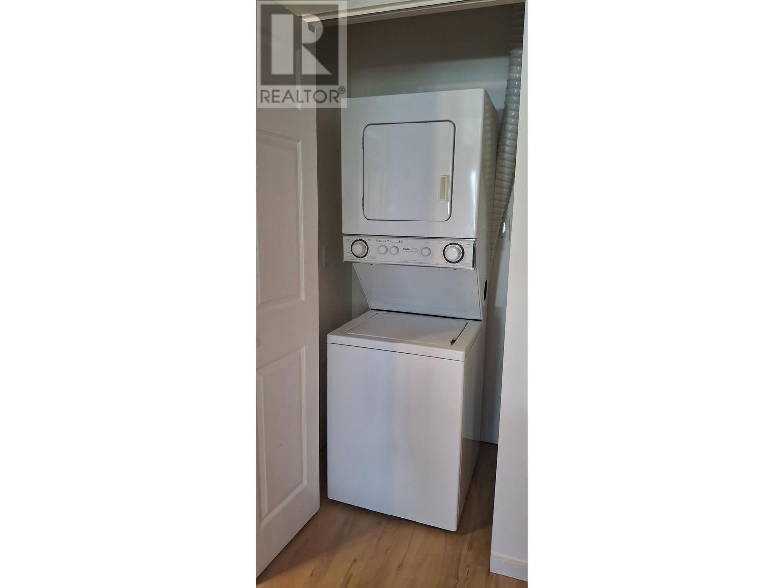 3610 Eagle Bay Road Unit# D. Eagle Bay, British Columbia