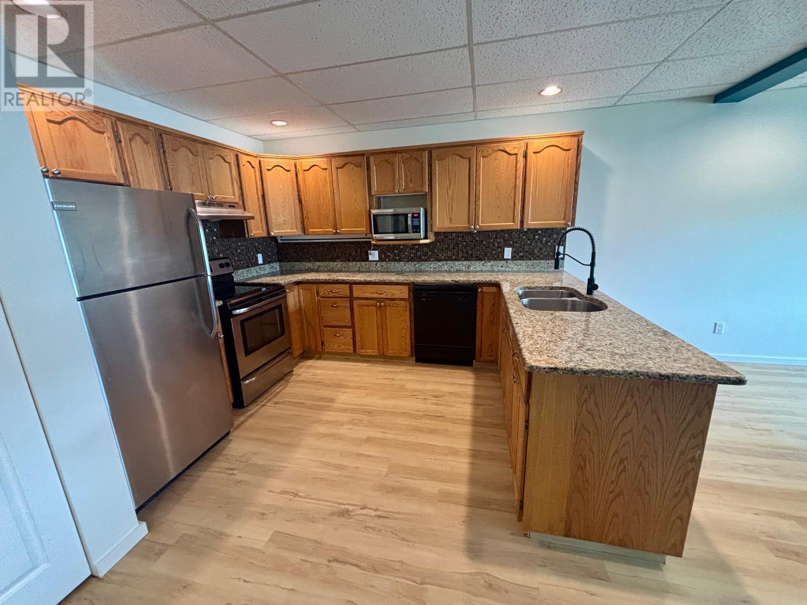 3610 Eagle Bay Road Unit# D. Eagle Bay, British Columbia