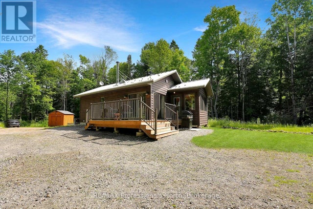 1462 Minnicock Lake Road, Highlands East (glamorgan)