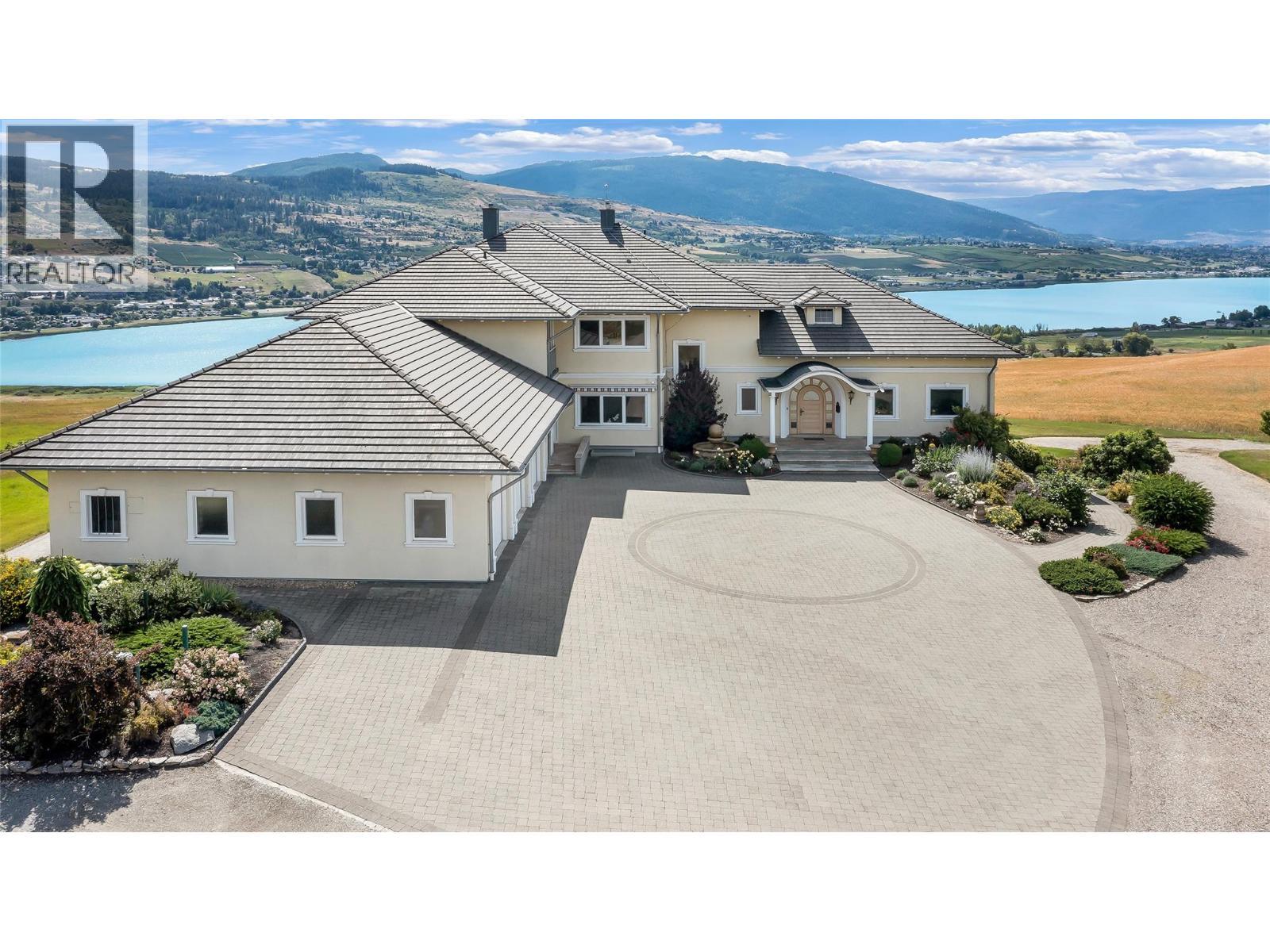 202 Stepping Stones Crescent. Armstrong, British Columbia