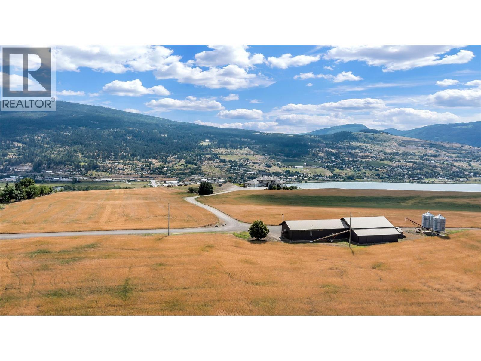 202 Stepping Stones Crescent. Armstrong, British Columbia