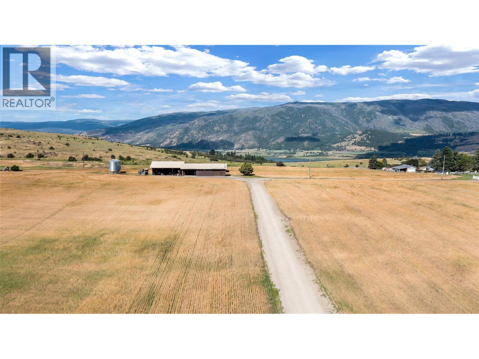 202 Stepping Stones Crescent. Armstrong, British Columbia