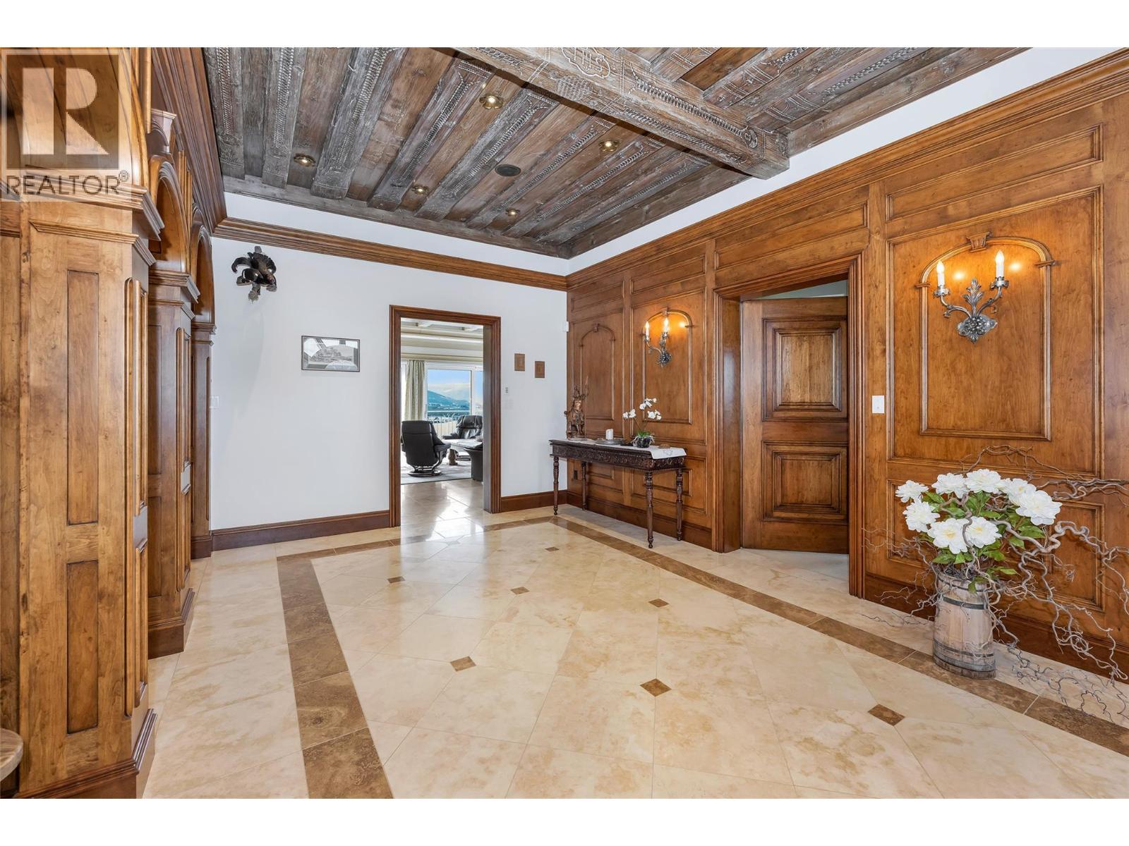 202 Stepping Stones Crescent. Armstrong, British Columbia