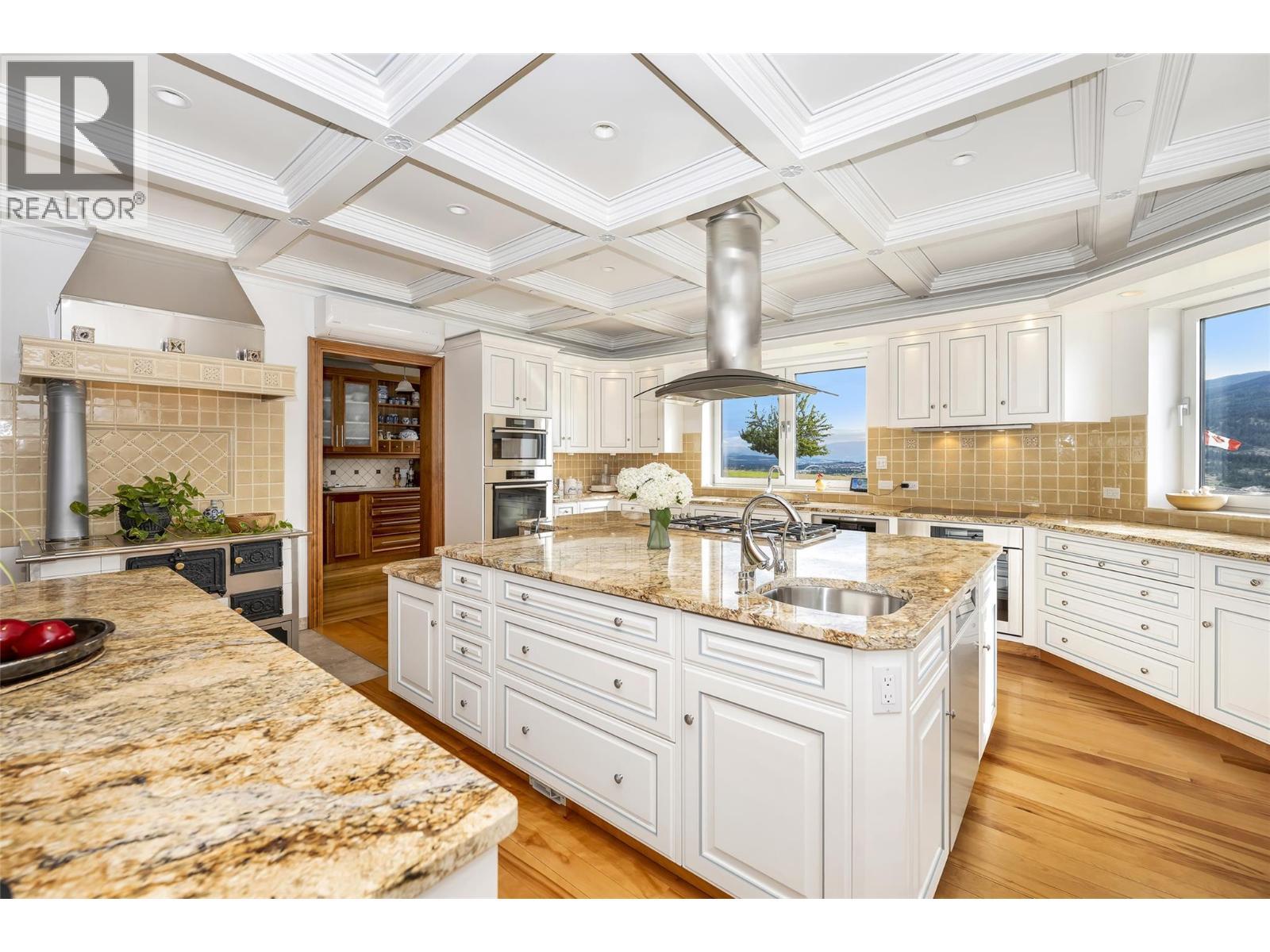 202 Stepping Stones Crescent. Armstrong, British Columbia