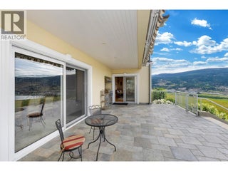 202 Stepping Stones Crescent. Armstrong, British Columbia