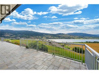 202 Stepping Stones Crescent. Armstrong, British Columbia