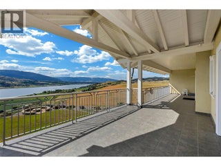 202 Stepping Stones Crescent. Armstrong, British Columbia