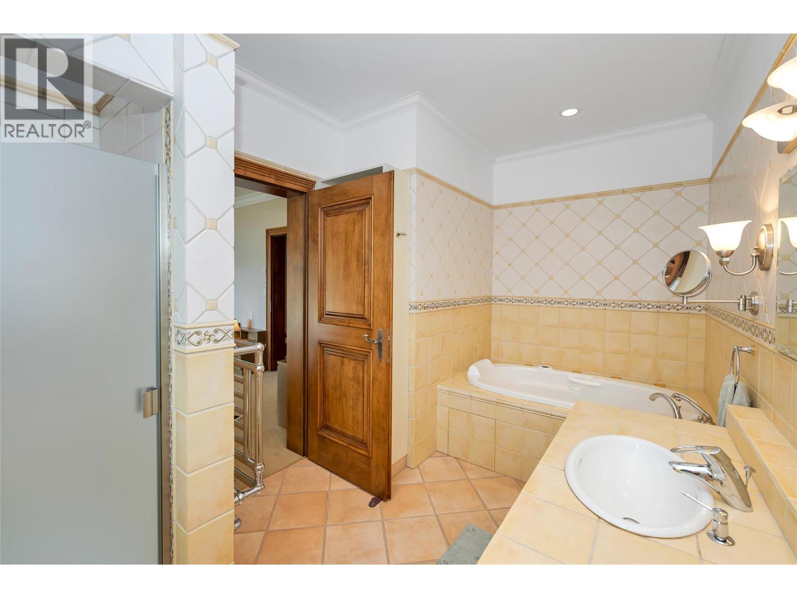 202 Stepping Stones Crescent. Armstrong, British Columbia