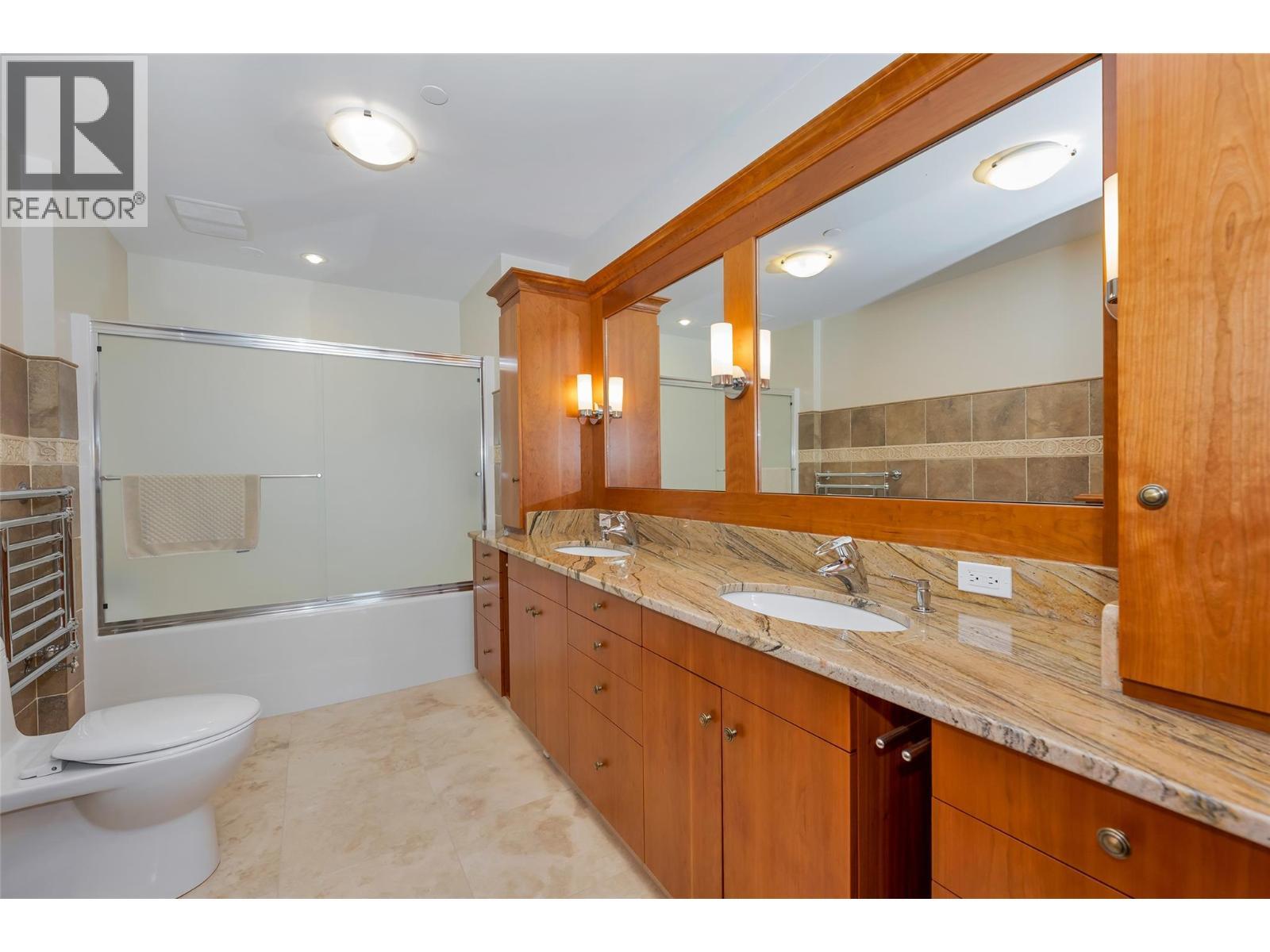 202 Stepping Stones Crescent. Armstrong, British Columbia