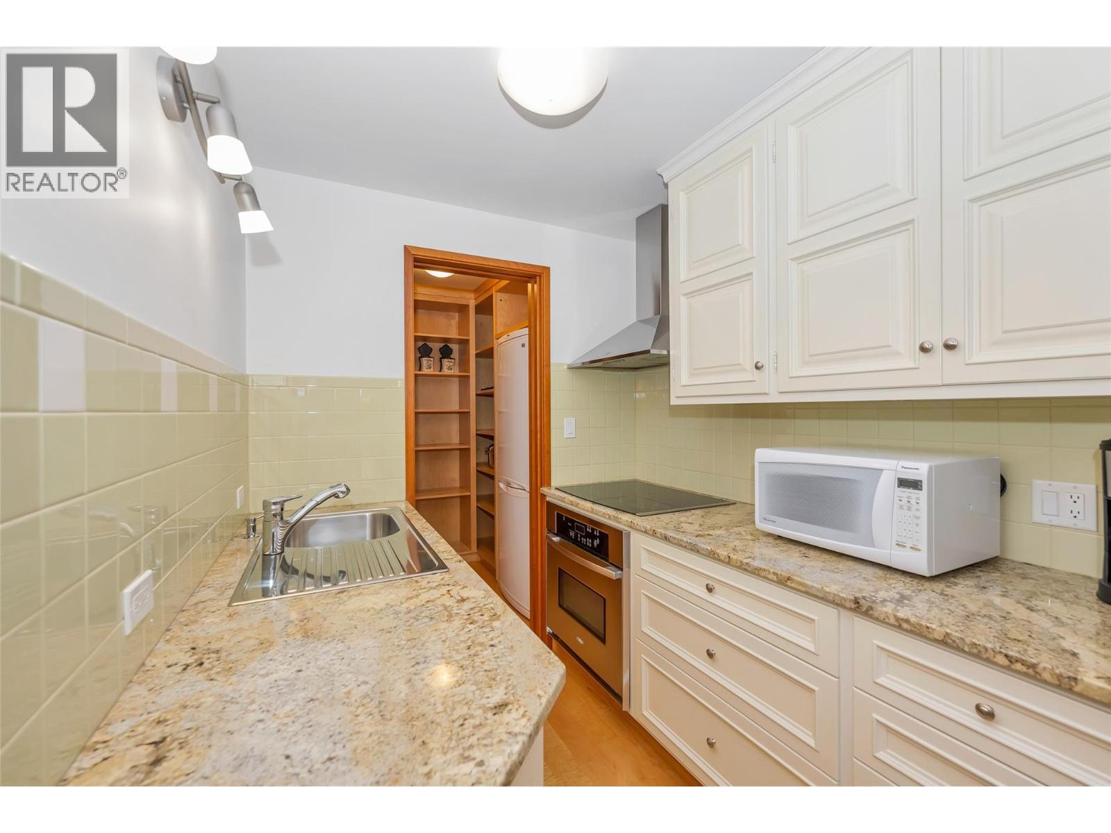 202 Stepping Stones Crescent. Armstrong, British Columbia