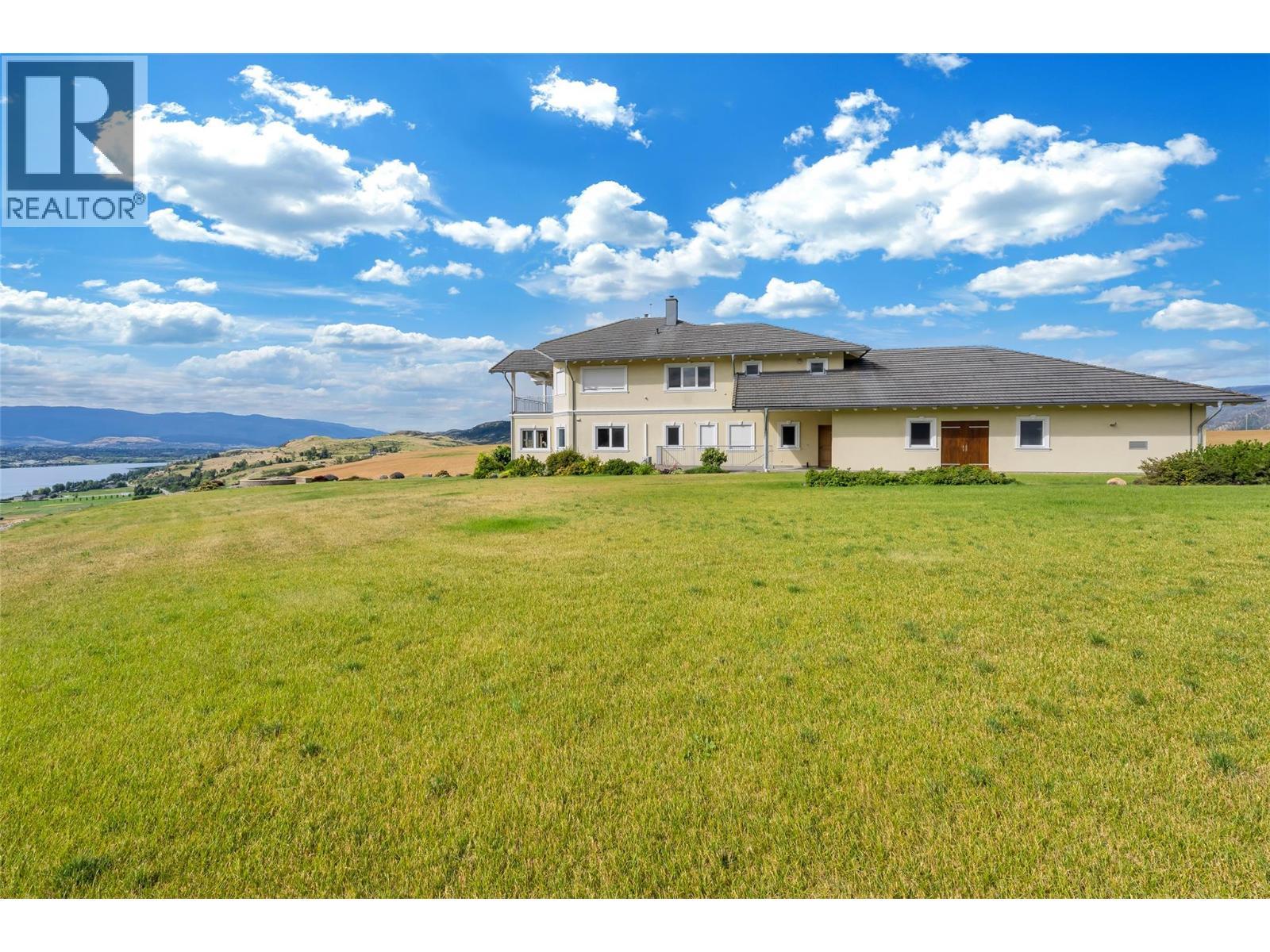 202 Stepping Stones Crescent. Armstrong, British Columbia