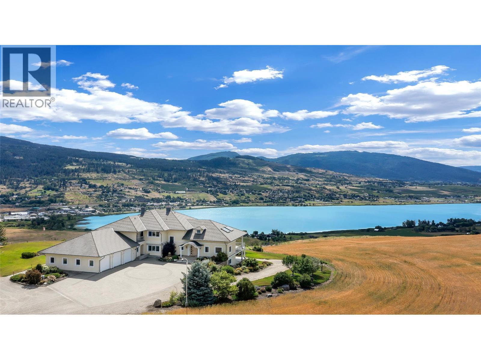 202 Stepping Stones Crescent. Armstrong, British Columbia