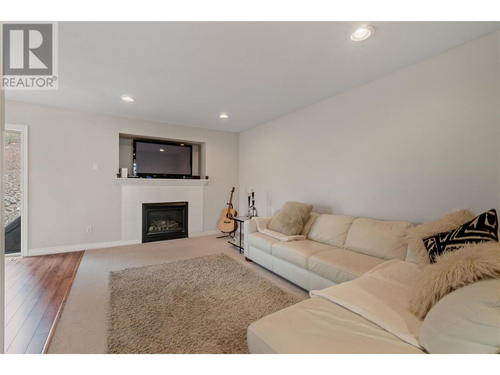 2042 Moonbeam Close. West Kelowna, British Columbia