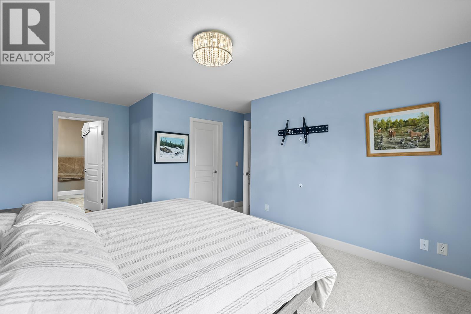 5318 Trickle Creek Drive. Kelowna, British Columbia