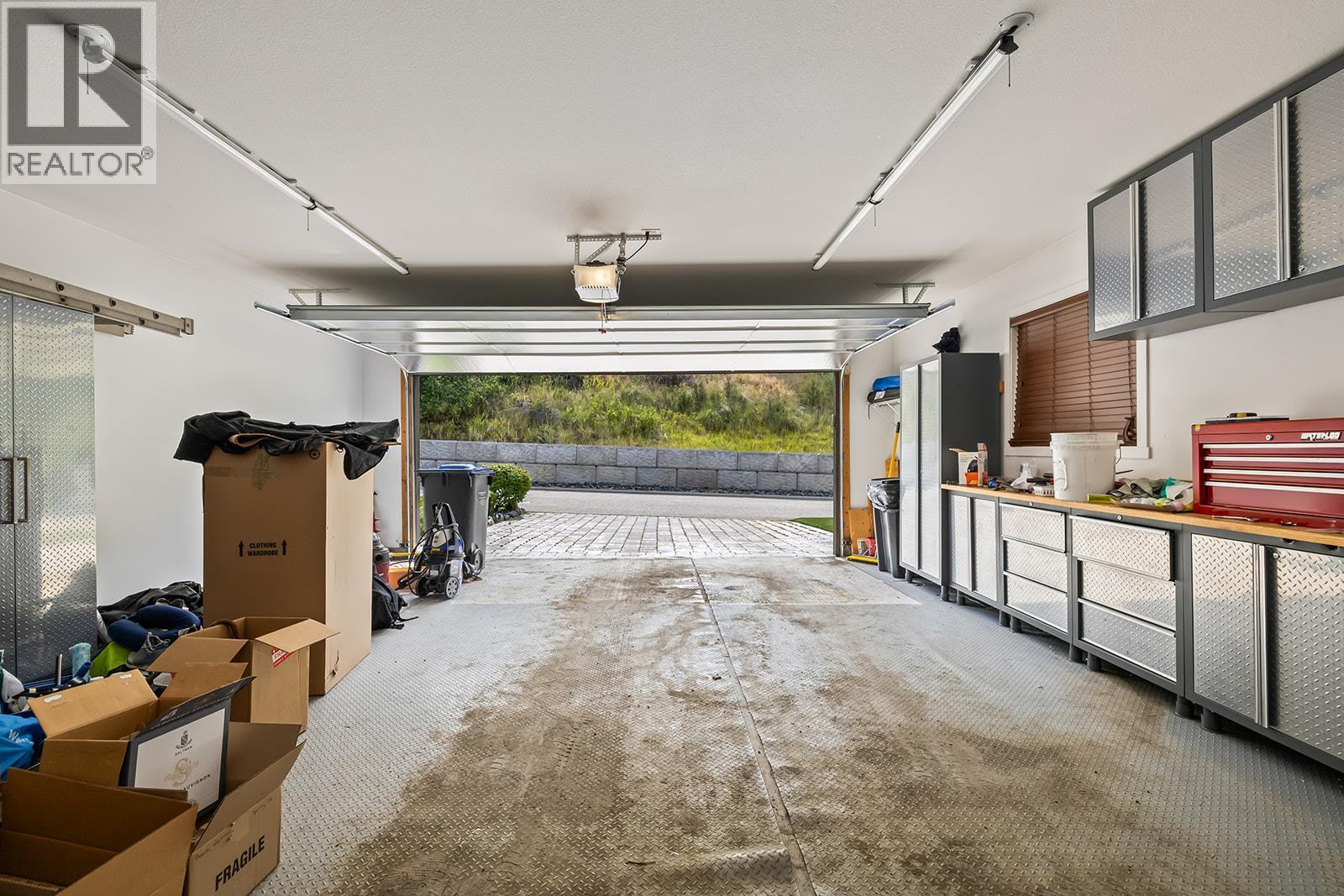 5318 Trickle Creek Drive. Kelowna, British Columbia