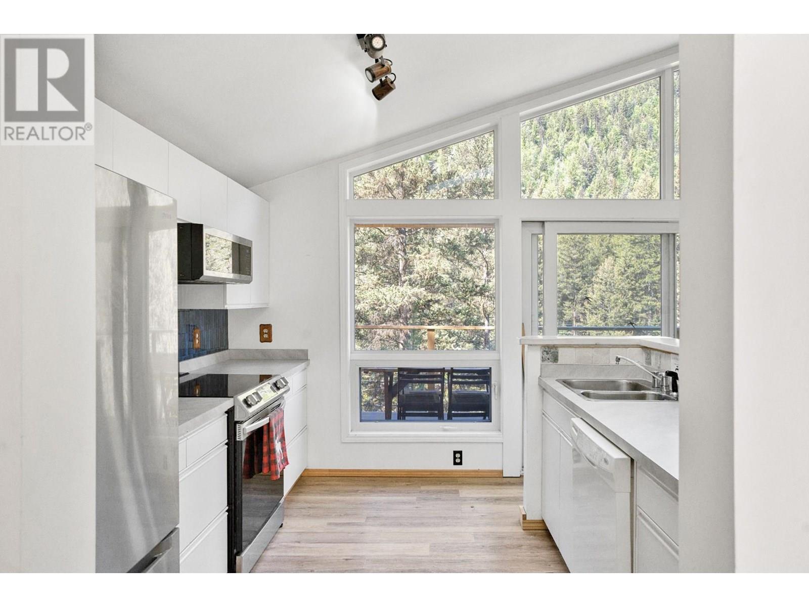 221 Prospect Drive. Princeton, British Columbia