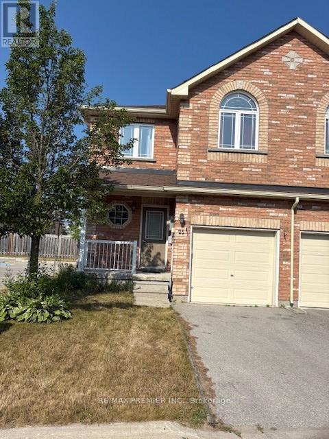 25 Southwoods Crescent, Barrie (holly)