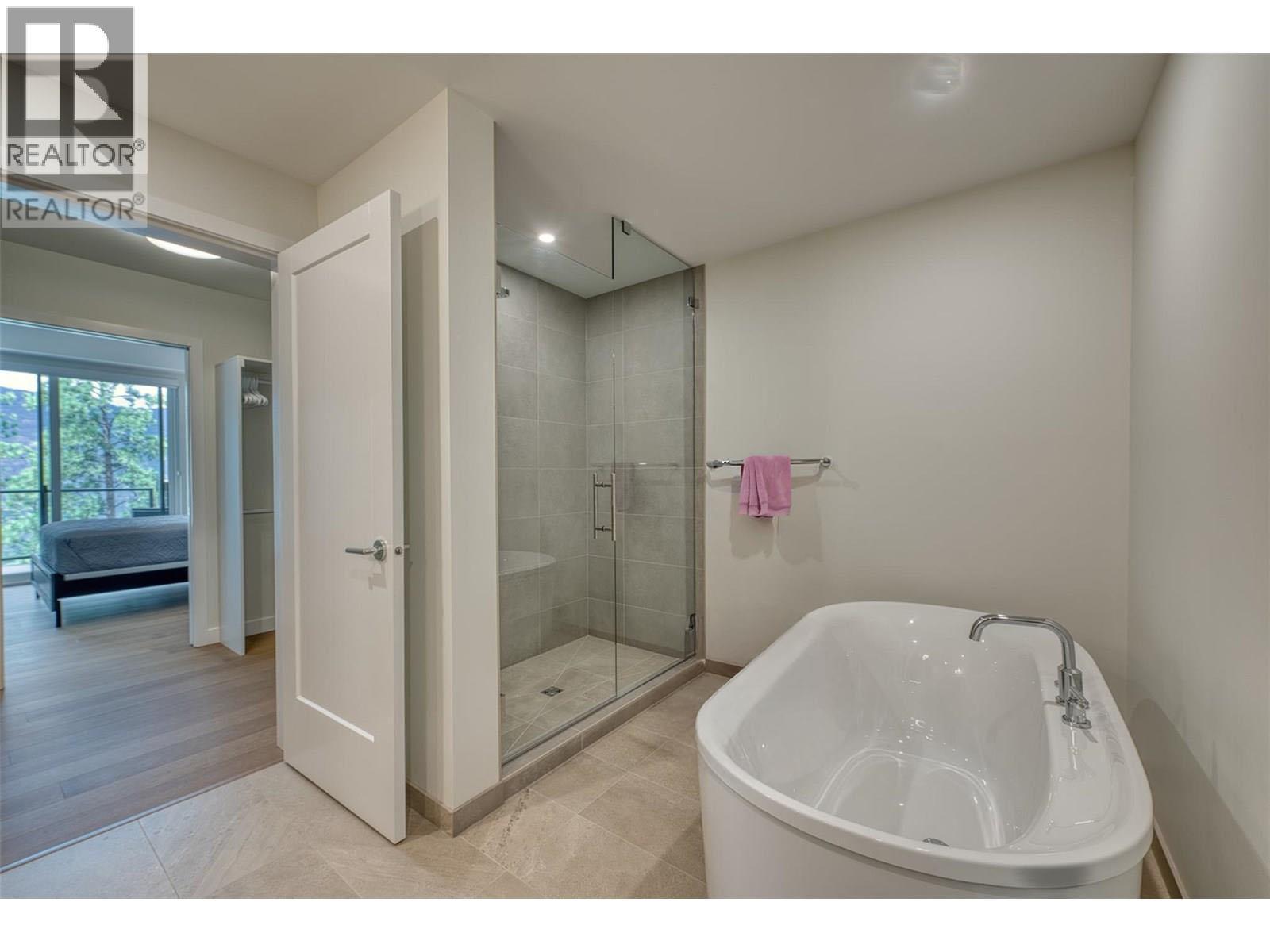 9652 Benchland Drive Unit# 306. Lake Country, British Columbia