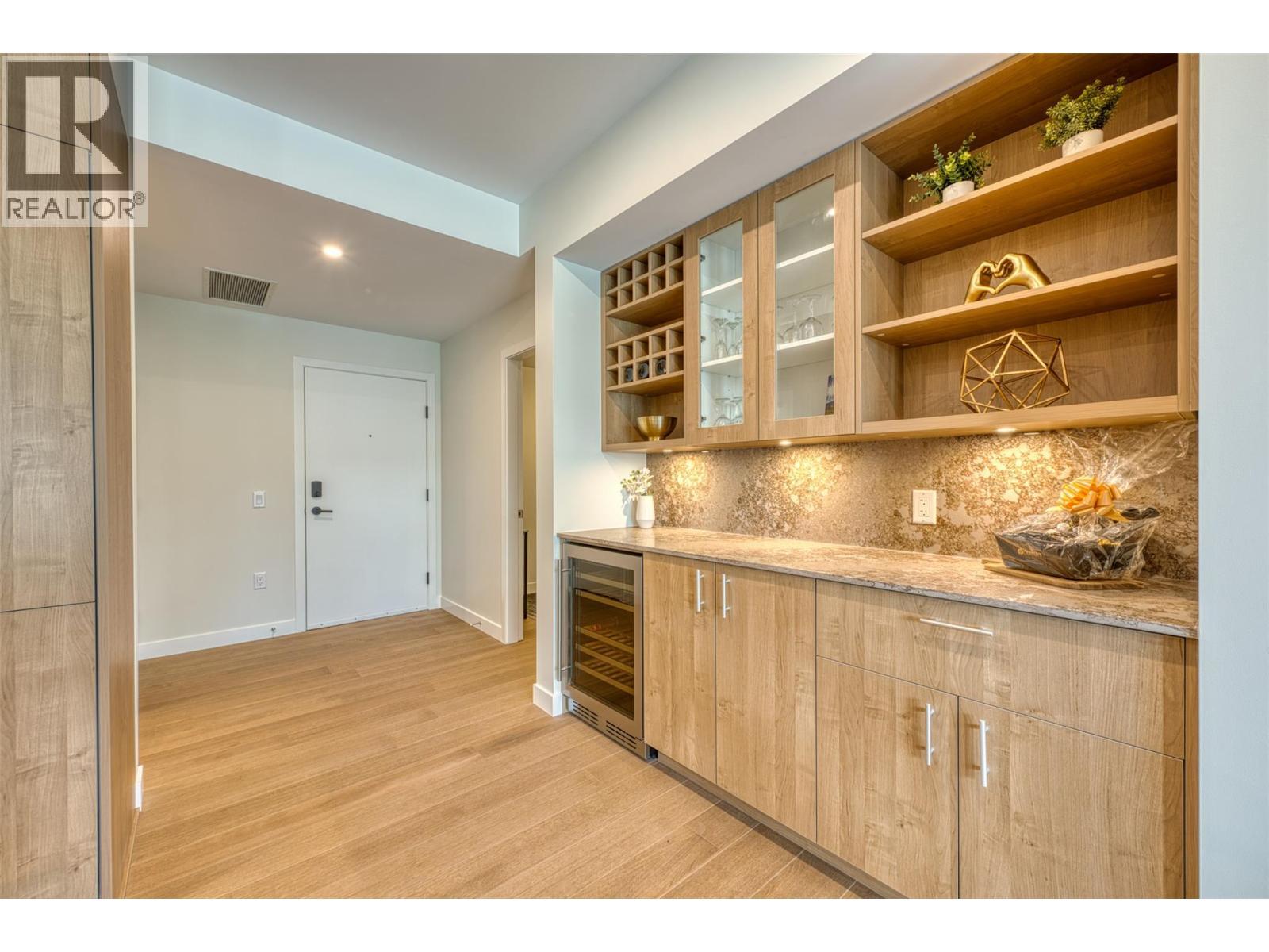 9652 Benchland Drive Unit# 306. Lake Country, British Columbia