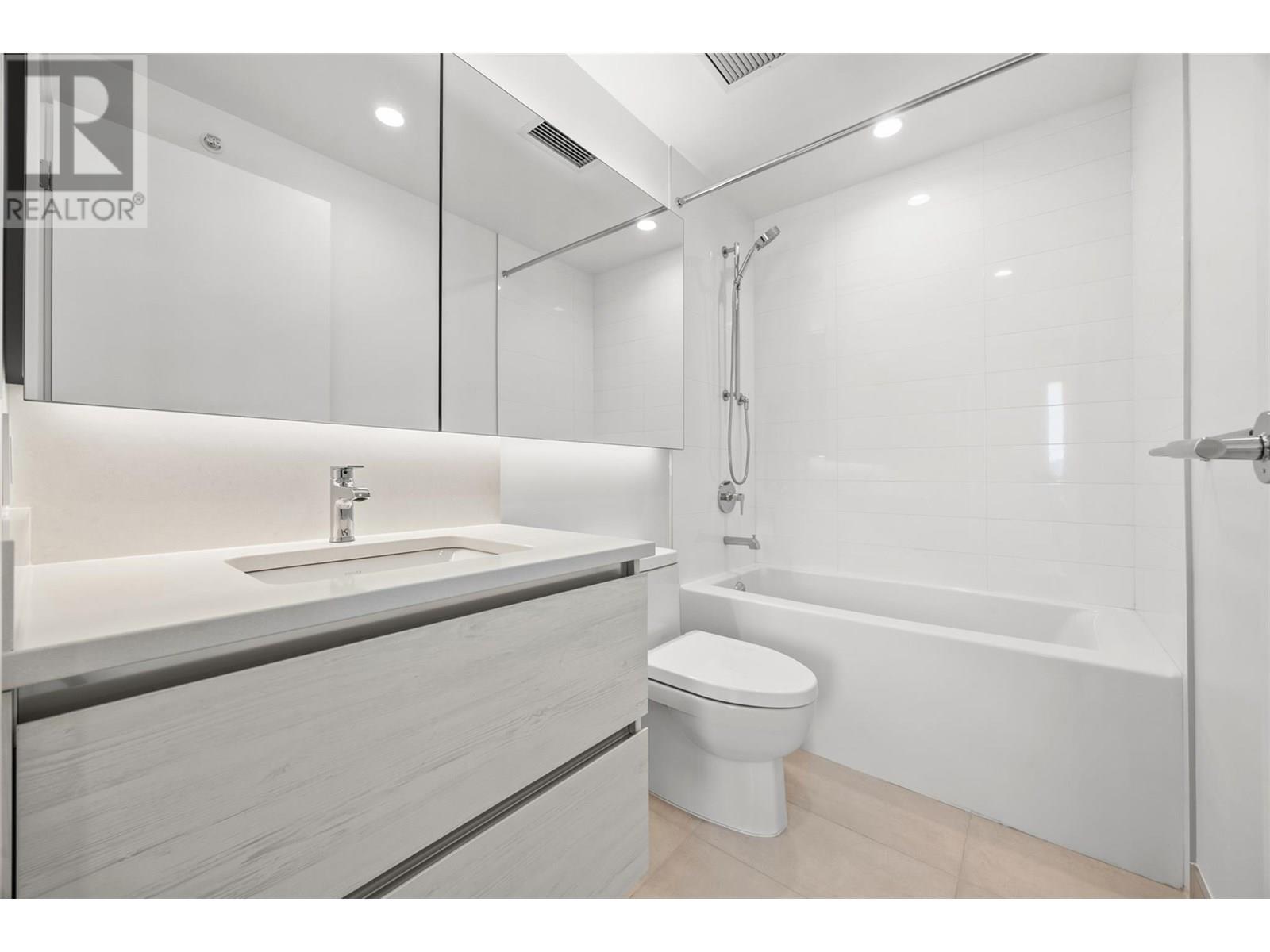 238 Leon Avenue Unit# 702. Kelowna, British Columbia